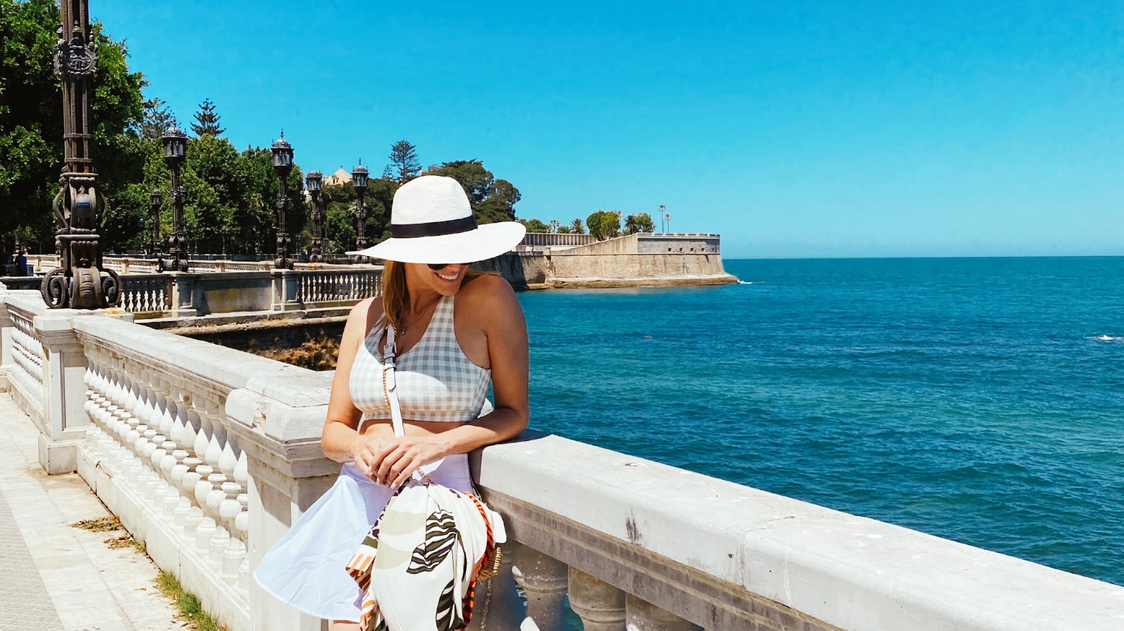 Chase the Sun - Shop destination-wear all year round at Colourbox